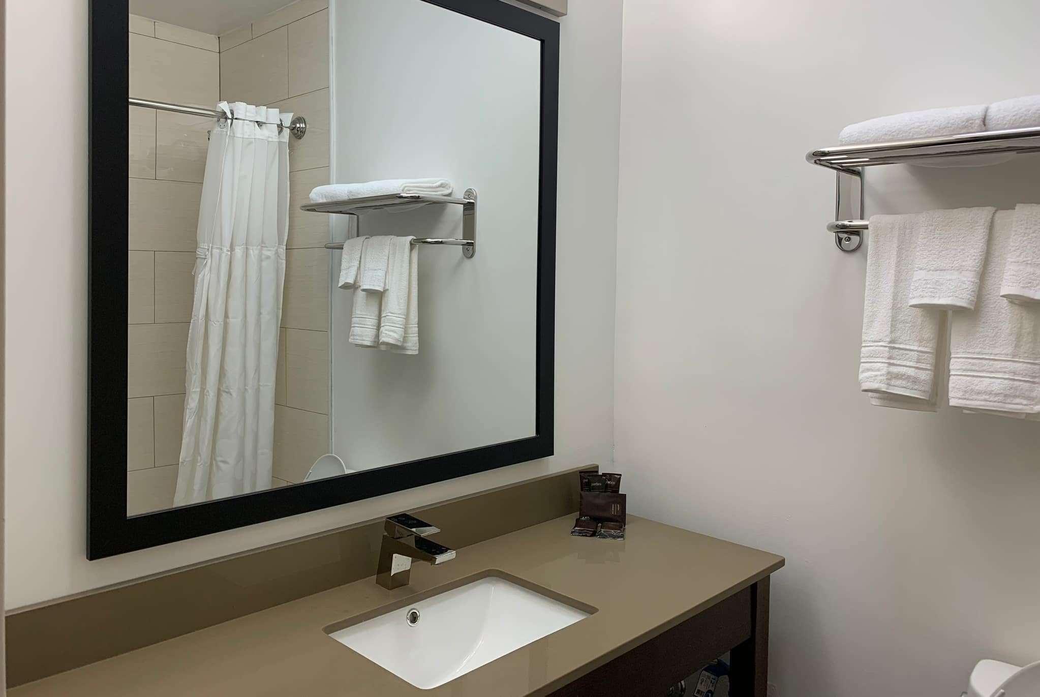 Готель Wingate By Wyndham Jfk Airport, Far Rockaway Ny Нью-Йорк Екстер'єр фото