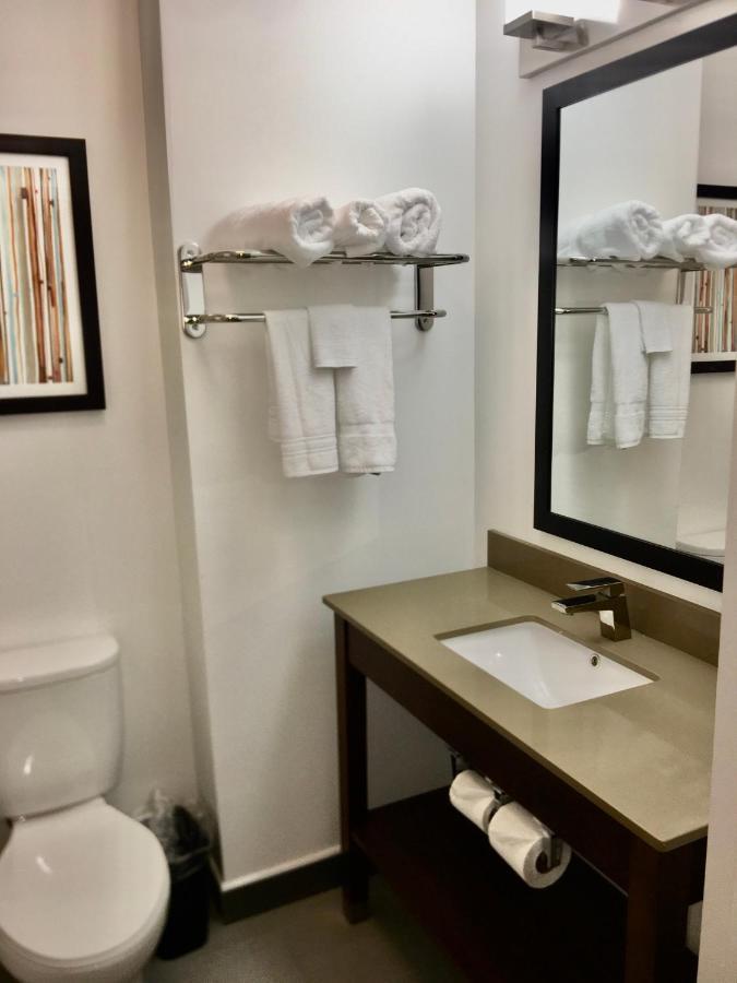 Готель Wingate By Wyndham Jfk Airport, Far Rockaway Ny Нью-Йорк Екстер'єр фото